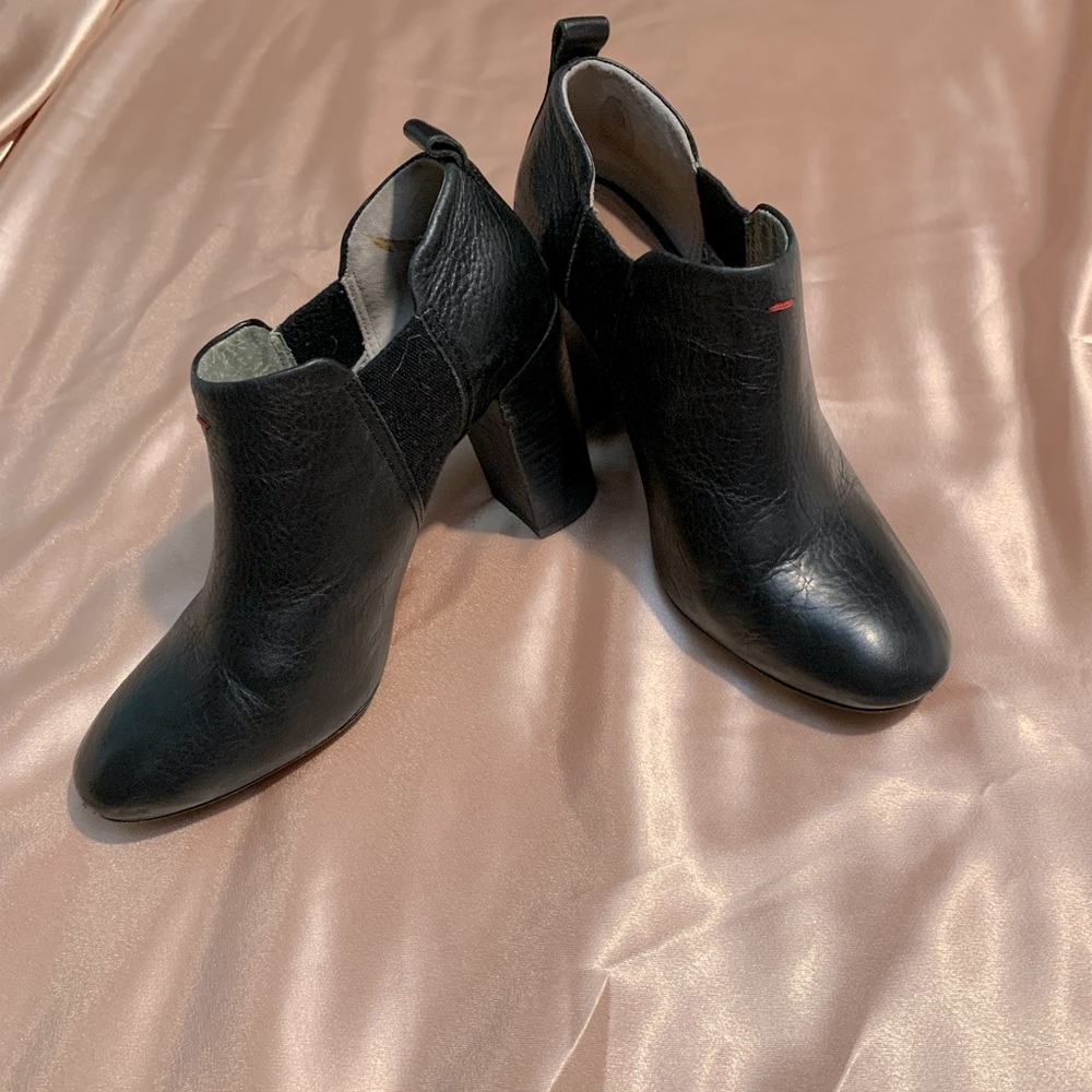 EUC Ellen Degeneres boots size 7